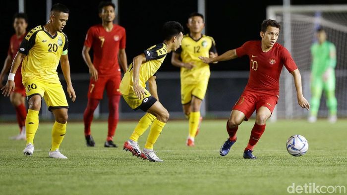 Egy Maulana Vikri merasa Indonesia terbantu angin saat membantai Brunei Darussalam (Grandyos Zafna/detikSport) Egy Maulana Vikri merasa Indonesia terbantu angin saat membantai Brunei Darussalam (Grandyos Zafna/detikSport)