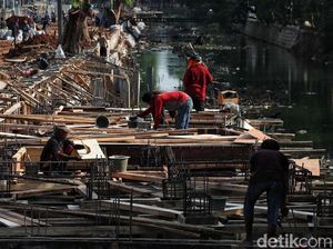 Pembangunan Turap untuk Atasi Banjir di Kelapa Gading