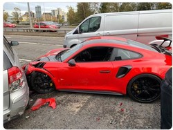 Apes! Lagi Test Drive, Porsche Alami Kecelakaan Parah