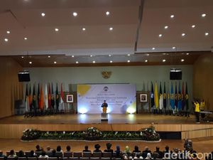 Di Pelantikan Rektor UI, Nadiem Bicara Kemerdekaan Belajar-Dosen Penggerak