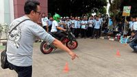 Keselamatan Berkendara Ala Komunitas Honda Streetfire
