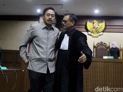 Gubernur Nonaktif Kepri Didakwa Menerima Suap dan Gratifikasi
