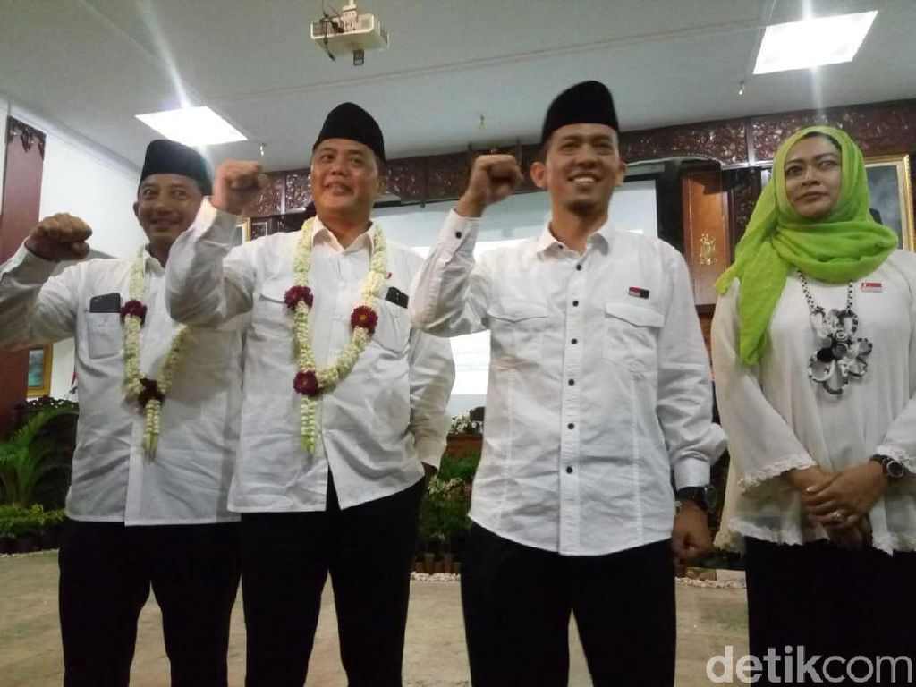 Pro-Kontra Mobil Dinas Rubicon, Bupati Karanganyar Pamer Prestasi Pro-Kontra Mobil Dinas Rubicon, Bupati Karanganyar Pamer Prestasi