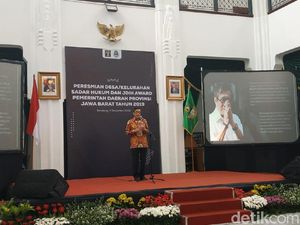 Menkum HAM Yasonna Resmikan 130 Desa Sadar Hukum Menkum HAM Yasonna Resmikan 130 Desa Sadar Hukum