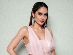 Beri Kejutan Ultah Aero Aswar, Cinta Laura Bantah Pacaran