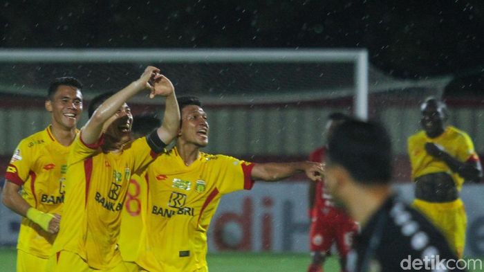 Bhayangkara FC berhasil mengalahkan Persija 3-0 (Foto: detik.com/Rifkianto Nugroho) Bhayangkara FC berhasil mengalahkan Persija 3-0 (Foto: detik.com/Rifkianto Nugroho)