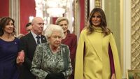 Bertemu Ratu Elizabeth II Lagi, Melania Trump Pakai Coat Rp 108 Juta