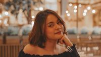 Hobi Mukbang, Ini Gaya Model Cantik Safira Crespin yang Doyan Makan