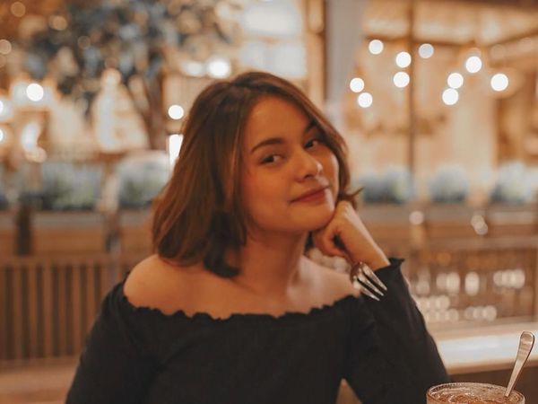 Hobi Mukbang, Ini Gaya Model Cantik Safira Crespin yang Doyan Makan