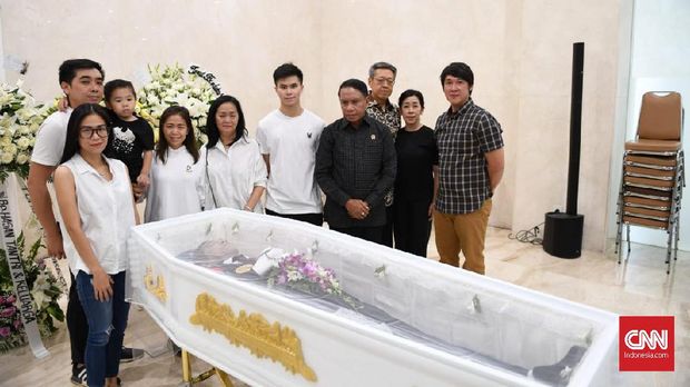 Edgar bersama keluarganya.