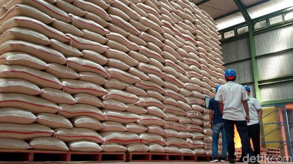 Bulog Cirebon Jamin Stok Beras di Gudang Tak Alami Pembusukan
