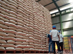 20.000 Ton Beras Bulog yang Hampir Busuk Disulap Jadi Lem Mebel