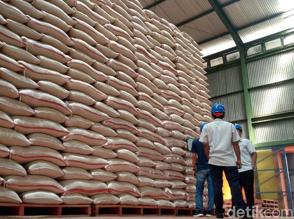 Bulog Cirebon Jamin Stok Beras di Gudang Tak Alami Pembusukan