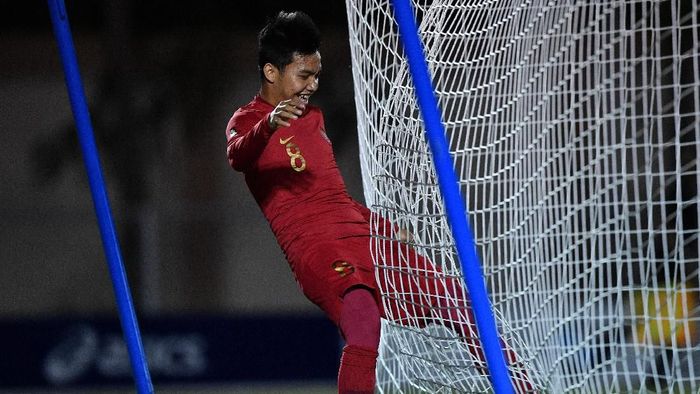 Witan Sulaeman Pemain Timnas U-22 Indonesia Witan Sulaeman melakukan selebrasi seusai mencetak gol ke gawang Timnas Brunei Darussalam dalam pertandingan Grup B SEA Games 2019 di Stadion Sepak Bola Binan, Laguna, Filipina, Selasa (3/12/2019). Indonesia menaklukkan Brunei dengan skor 8-0. ANTARA FOTO/Sigid Kurniawan/nz