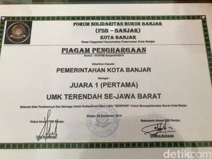 UMK Terendah di Jabar, Buruh Hadiahi Piagam ke Pemkot Banjar UMK Terendah di Jabar, Buruh Hadiahi Piagam ke Pemkot Banjar