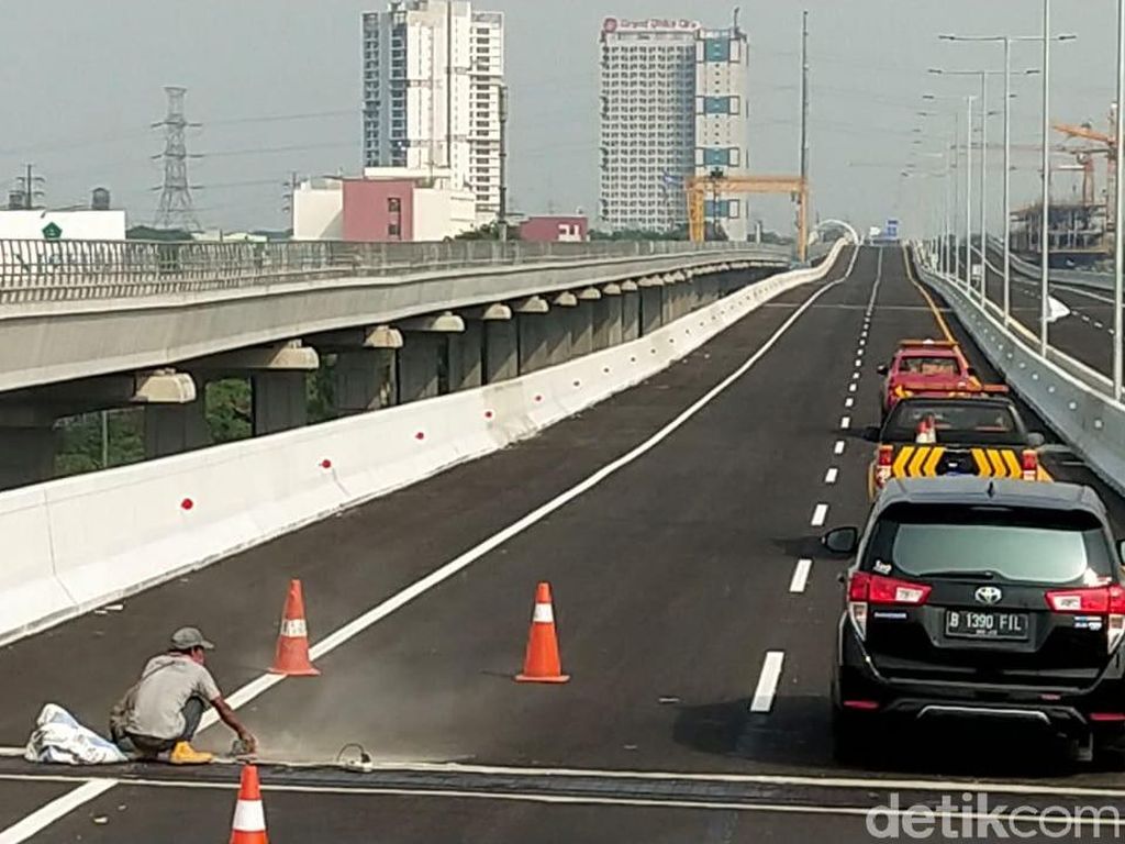 Tol Jakarta-Cikampek Layang Beroperasi Saat Momen Nataru Tol Jakarta-Cikampek Layang Beroperasi Saat Momen Nataru