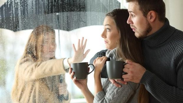 Man caught cheating on Wife or Girlfriend