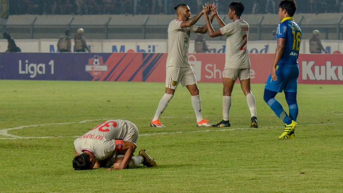 Persela Lamongan berhasil mengalahkan Persib Bandung 2-0 (ANTARA FOTO/Raisan Al Faris)