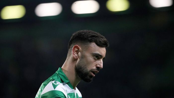 Manchester United mengalami kebuntuan dalam negosiasi transfer Bruno Fernandes. (Foto: FILIPE AMORIM / AFP)