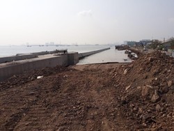 Tanggul NCICD di Muara Baru Jakut Jebol