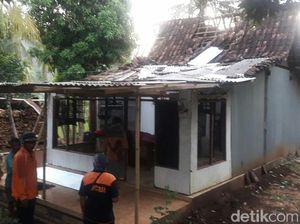 Angin Kencang Disertai Hujan Es, 77 Rumah Warga di Situbondo Rusak