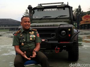 Melihat Land Rover Defender Jenderal Saleh