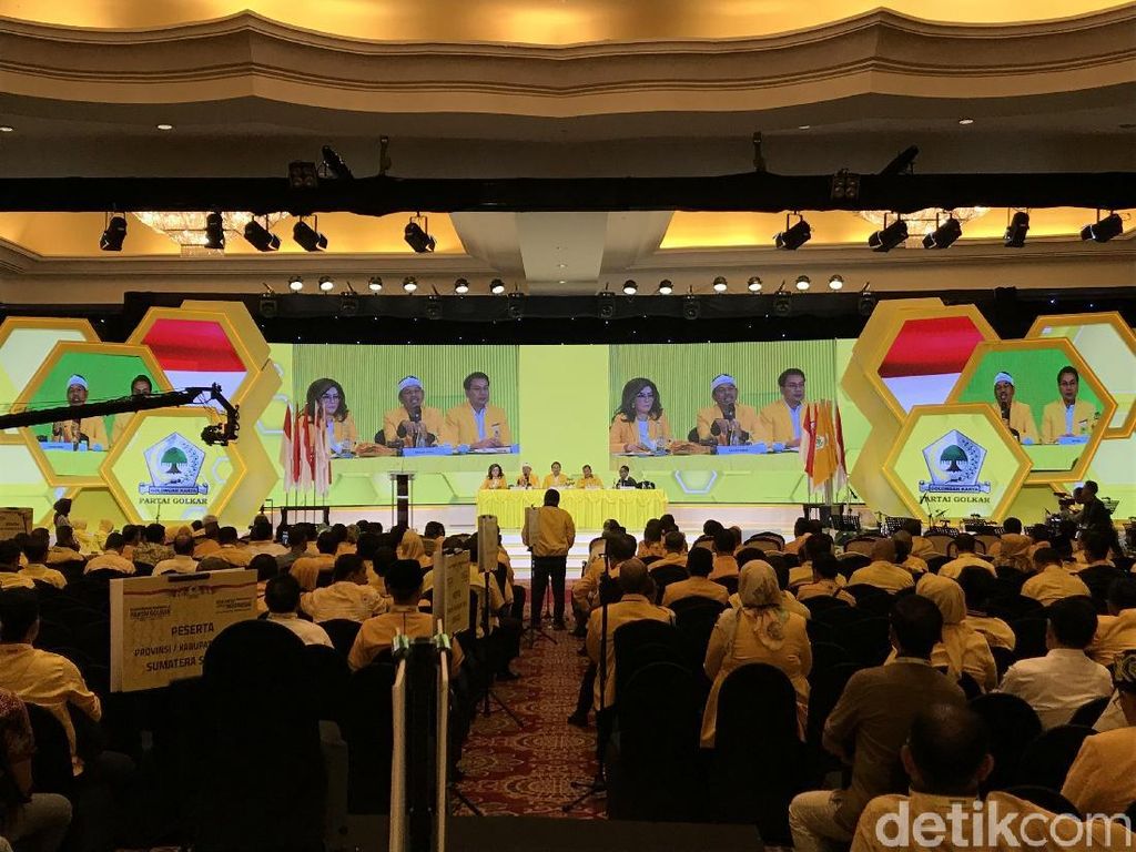 Hari Ke-3 Munas, Golkar Rapat Komisi Bahas Struktur-Pernyataan Politik Hari Ke-3 Munas, Golkar Rapat Komisi Bahas Struktur-Pernyataan Politik