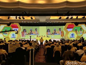 Hujan Interupsi Terjadi dalam Pembahasan AD/ART di Munas Golkar Hujan Interupsi Terjadi dalam Pembahasan AD/ART di Munas Golkar