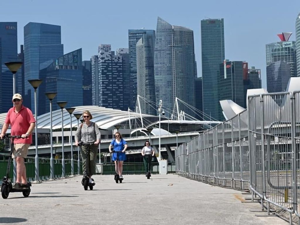 Aturan Baru Naik Skuter Listrik di Singapura