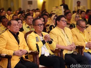 Isu Golkar Pecah Dibantah Mentah-mentah Isu Golkar Pecah Dibantah Mentah-mentah