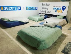 Ketika Lahan Parkir Disulap Jadi Hotel untuk Para Tunawisma