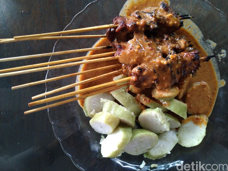 sate ayam cilacap