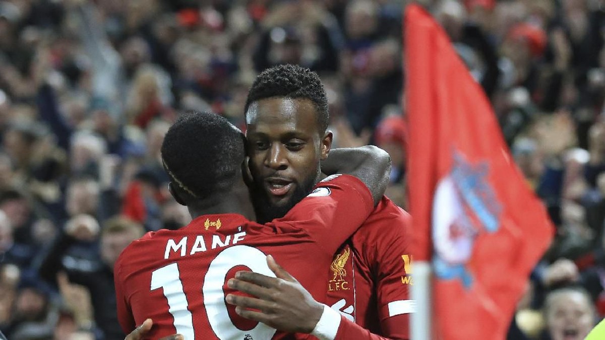 Liverpool ungguli Everton 4-2 di babak pertama (AP Photo/Jon Super)