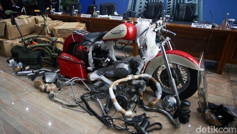 Harley-Davidson yang diselundupkan lewat pesawat Garuda Indonesia Foto: Agung Pambudhy Harley-Davidson yang diselundupkan lewat pesawat Garuda Indonesia Foto: Agung Pambudhy