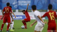 Sementara Indonesia banyak melakukan serangan balik. Namun, beberapa kali upaya Saddil dan Egy Maulana bisa dipatahkan barisan belakang Laos sehingga kesulitan menambah gol.