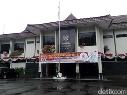 Mobdin Mewah Bupati Karanganyar, DPRD: Saya Kira Beli yang Rp 500 Jutaan