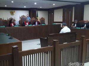 Eks Pengacara TW yang Sabet Hakim Pakai Ikat Pinggang Divonis Hari Ini Eks Pengacara TW yang Sabet Hakim Pakai Ikat Pinggang Divonis Hari Ini