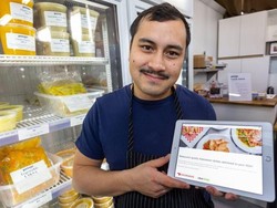 Keren! Restoran Indonesia Pertama di London Berkonsep Online