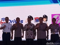 Pantun Kapolri Usai Puji Polda Metro: Ikan Hiu Makan Beling, I Love You Darling