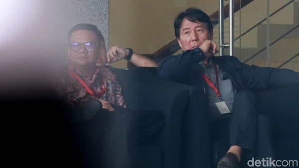 Petinggi Hyundai Diperiksa KPK soal Suap Eks Bupati Cirebon