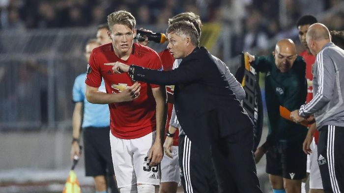 Scott McTominay menyebut Manchester United harus tampil bagus untuk membantu Ole Gunnar Solskjaer (Foto: Srdjan Stevanovic/Getty Images) Scott McTominay menyebut Manchester United harus tampil bagus untuk membantu Ole Gunnar Solskjaer (Foto: Srdjan Stevanovic/Getty Images)