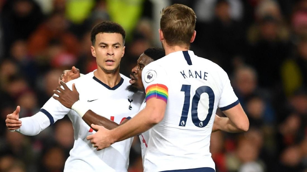 Tottenham Hotspur dikalahkan Manchester United 1-2 di Liga Inggris (Foto: Stu Forster/Getty Images)