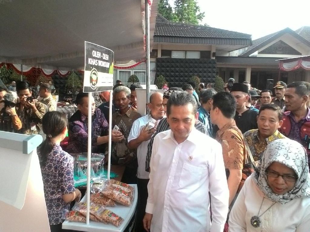 Mendag Genjot Serapan Gabah di Sistem Resi Gudang Mendag Genjot Serapan Gabah di Sistem Resi Gudang