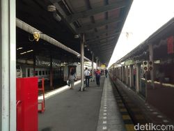 Jokowi Larang Mudik, Semua Perjalanan KA Penumpang di Cirebon Dibatalkan