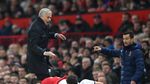 Aduh! Momen-momen Mourinho Tertabrak Daniel James