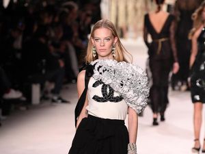 Giliran Chanel Bikin Masker untuk Krisis Virus Corona