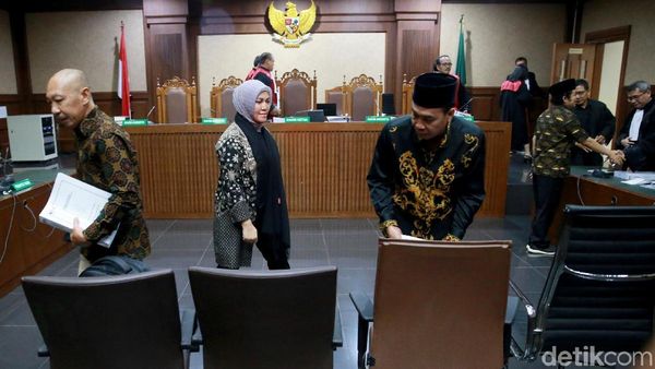 Achmad Junaidi dkk Dituntut 5 Tahun Penjara