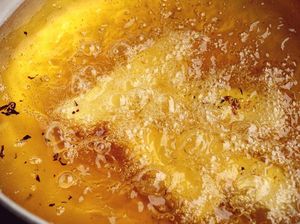 Bahaya Terlalu Sering Makan yang Digoreng untuk Kesehatan Bahaya Terlalu Sering Makan yang Digoreng untuk Kesehatan