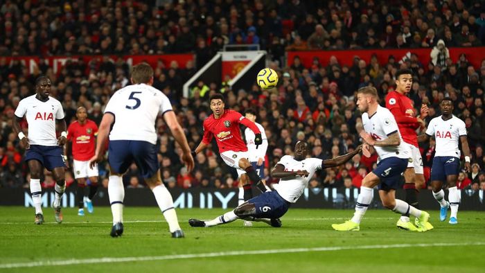 Manchester United vs Tottenham Hotspur imbang 1-1 di babak pertama (Foto: Michael Steele/Getty Images) Manchester United vs Tottenham Hotspur imbang 1-1 di babak pertama (Foto: Michael Steele/Getty Images)