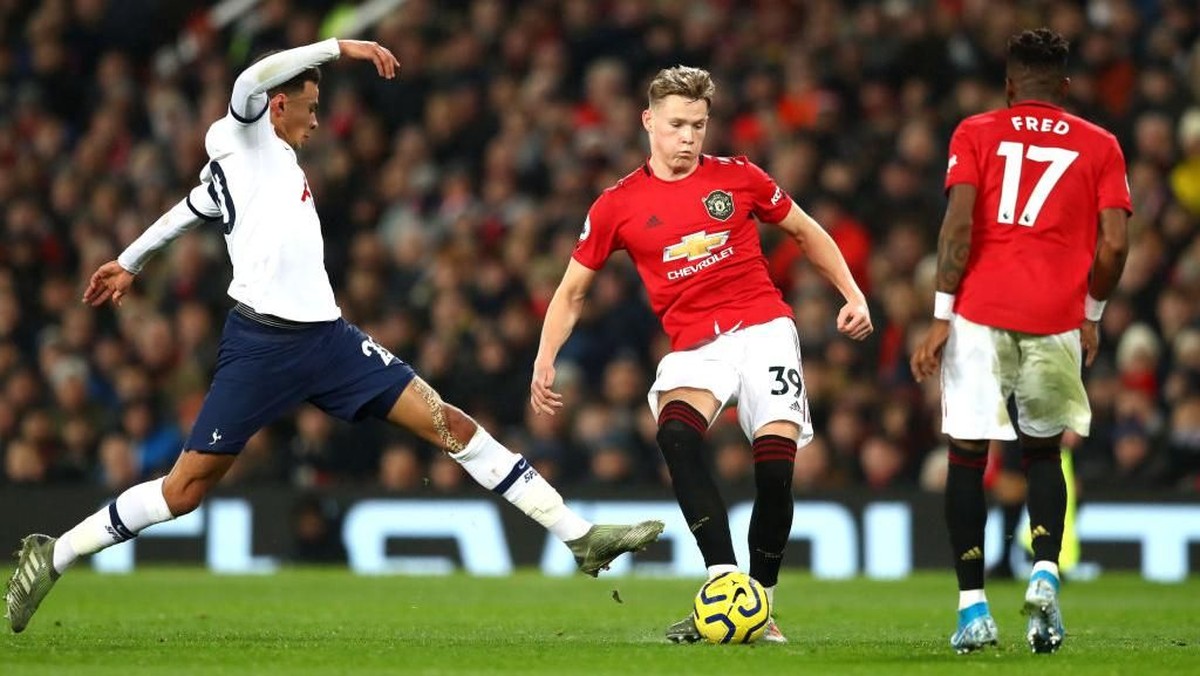 Ole Gunnar Solskjaer menilai peran Scott McTominay nyaris tak tergantikan di MU (Foto: Michael Steele/Getty Images)